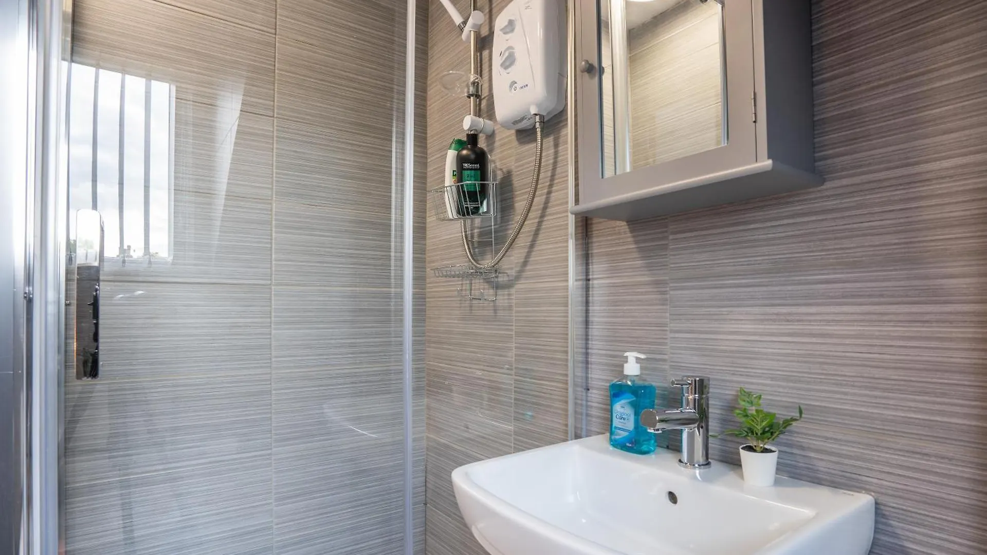 Extended Stays, Great For Contractors, Families Heeley